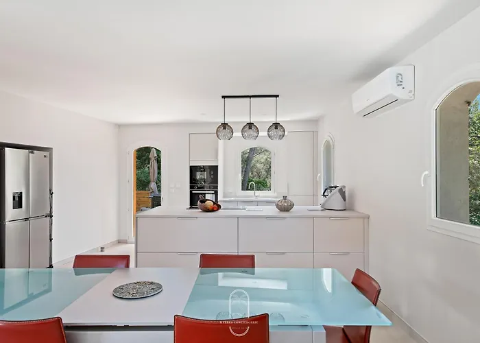 Piscine Lealys Costebelle Clim/wifi/plages דירה *