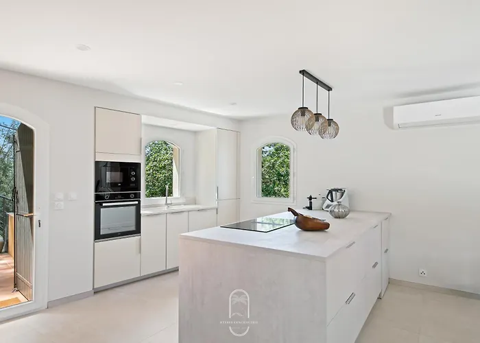 Piscine Lealys Costebelle Clim/wifi/plages דירה הייר