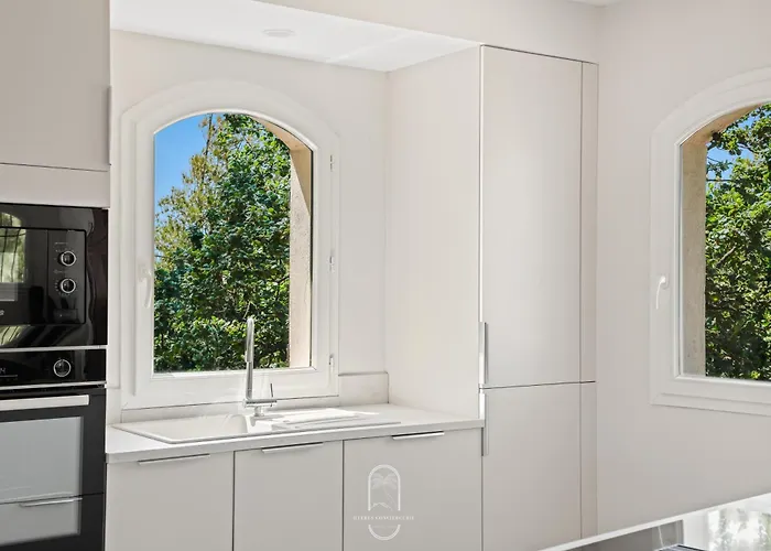 Piscine Lealys Costebelle Clim/wifi/plages דירה